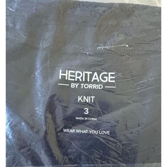 Torrid +3 Black 3 Skulls Metallic Foil Graphic Studded Accent Short Sleeve Tee - Picture 6 of 6